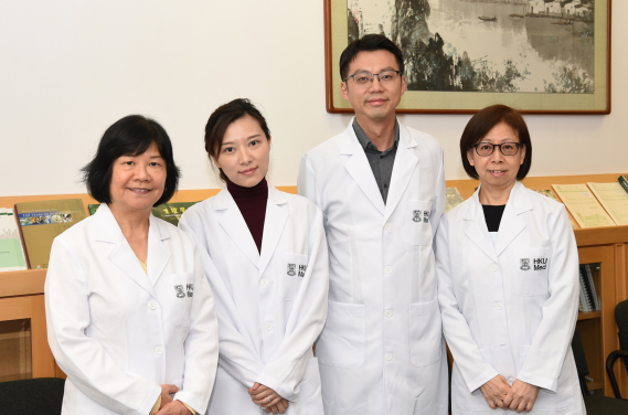 Dr Martin Cheung, Associate Professor of the School of Biomedical Sciences, HKUMed (2nd right) and Dr Jessica Liu Aijia, Research Assistant Professor of the Department of Anaesthesiology and Deputy Director of the Laboratory and Clinical Research Institute for Pain, HKUMed (2nd left) together with their research team members.